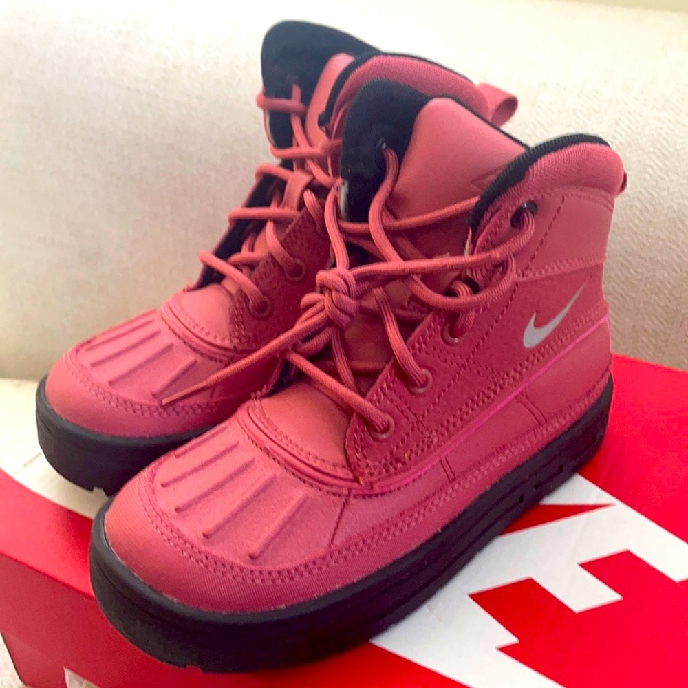 Nike Woodside 2 High Boots 11C